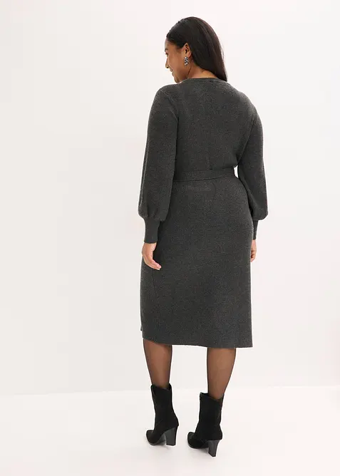 Robe pull fluide et c&ocirc;tel&eacute;e en viscose majoritaire, bonprix