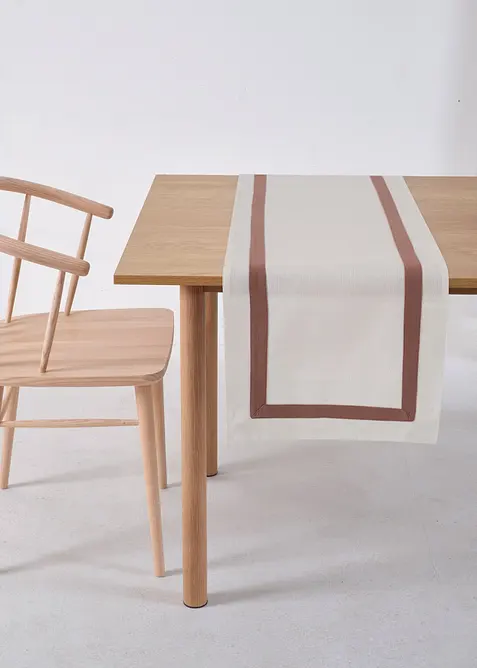 Chemin de table en coton avec bordure colorée, bonprix