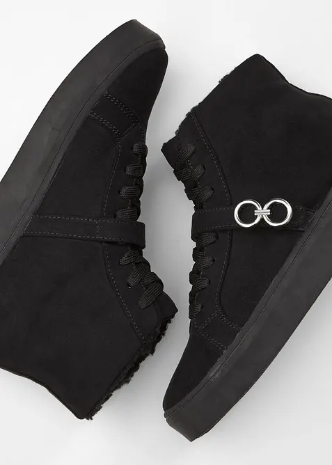 Boots fourrées à lacets, bonprix