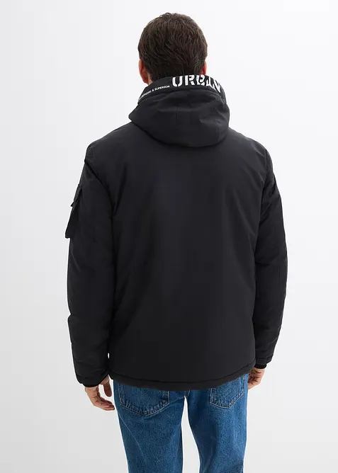 Veste rembourrée avec capuche et nombreuses poches, bonprix