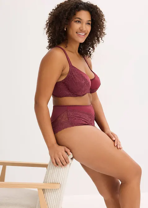 Soutien-gorge &agrave; armatures avec une jolie dentelle, bonprix