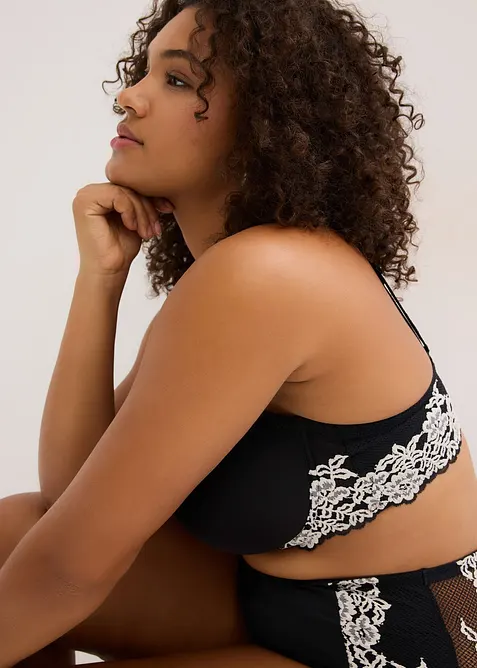 Soutien-gorge à coques avec dentelle bicolore, bonprix