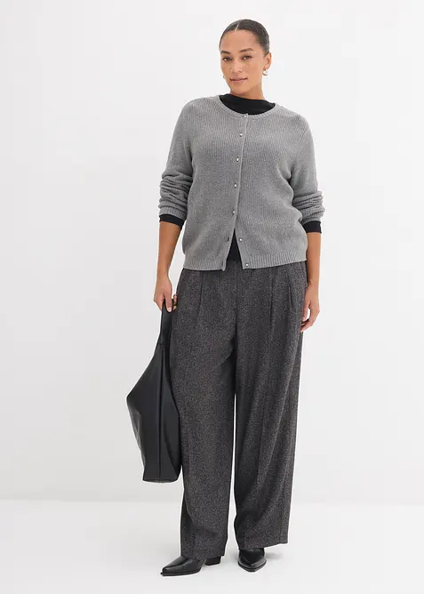 Gilet en maille avec boutons d&eacute;coratifs, bonprix