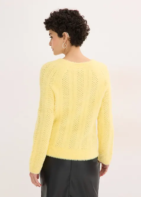 Pull ajour&eacute; en maille poilue, bonprix