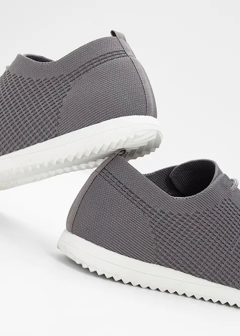 Sneakers confortables en mati&egrave;re souple, bonprix