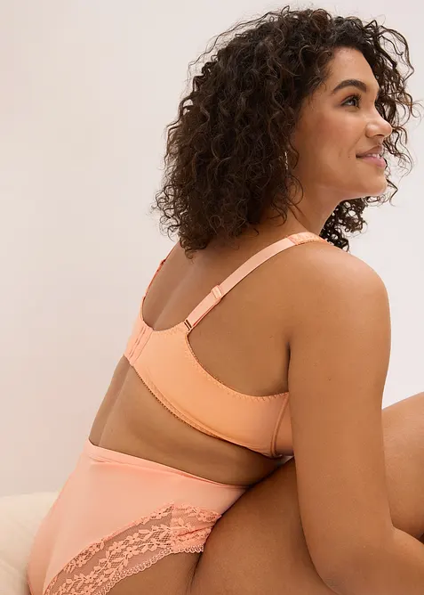 Lot de 2 soutiens-gorge moul&eacute;s &agrave; armatures en mati&egrave;re brillante, bonprix