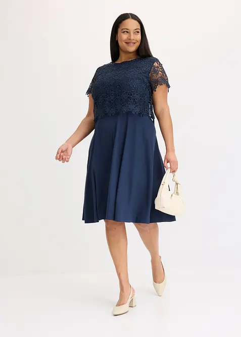 Robe midi avec empi&egrave;cement dentelle, bonprix