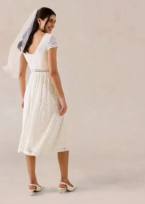 Robe en dentelle avec empi&egrave;cement crochet &agrave; la taille, bonprix