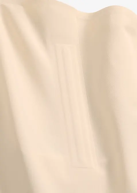 Cycliste sculptant &eacute;chancr&eacute; dans le dos, maintien mod&eacute;r&eacute;, bonprix