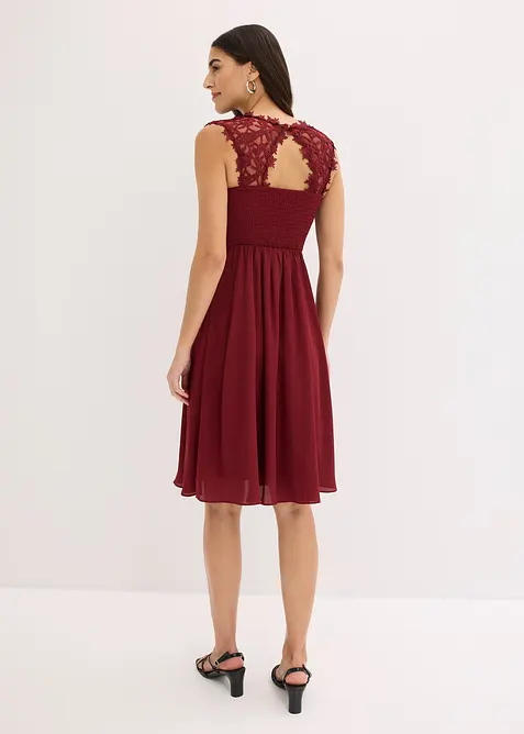 Robe courte &agrave; dentelle, bonprix
