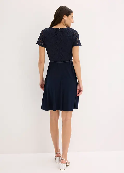 Robe courte avec ceinture et dentelle, bonprix