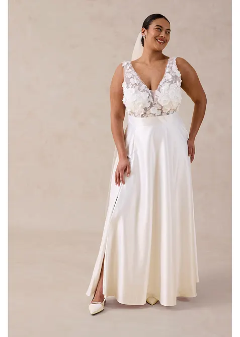 Robe de mari&eacute;e en satin brillant avec application de fleurs, bonprix