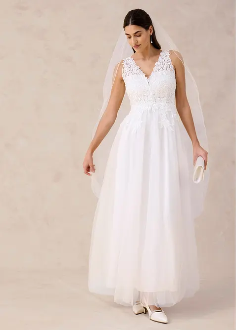 Robe de mari&eacute;e en tulle et dentelle, bonprix
