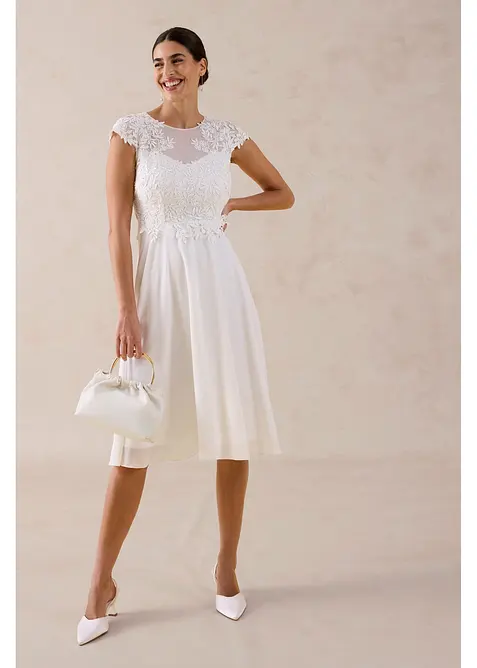 Robe de mari&eacute;e avec dentelle, bonprix