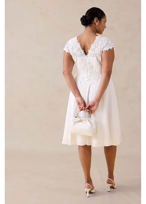 Robe de mari&eacute;e avec dentelle, bonprix