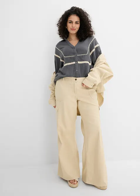 Blouse en gaze de coton avec empi&egrave;cements de dentelle, bonprix