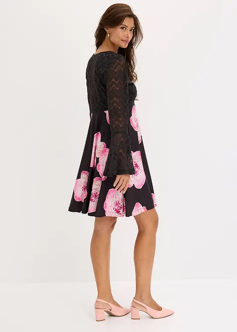 Robe en jersey &agrave; dentelle, bonprix