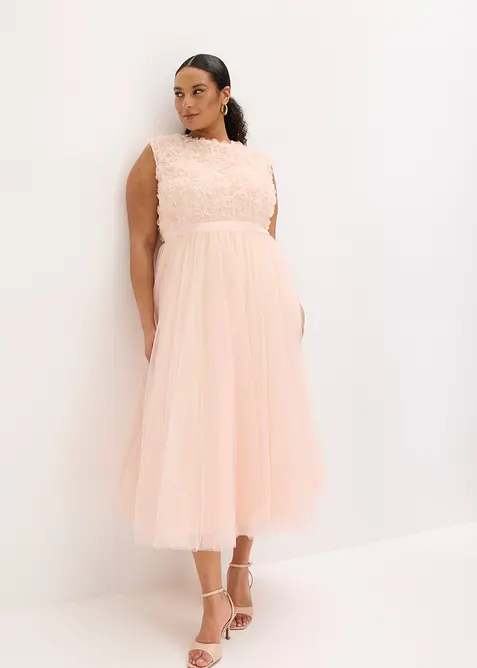 Robe de soir&eacute;e en tulle d&eacute;licat avec d&eacute;tails fleurs, bonprix