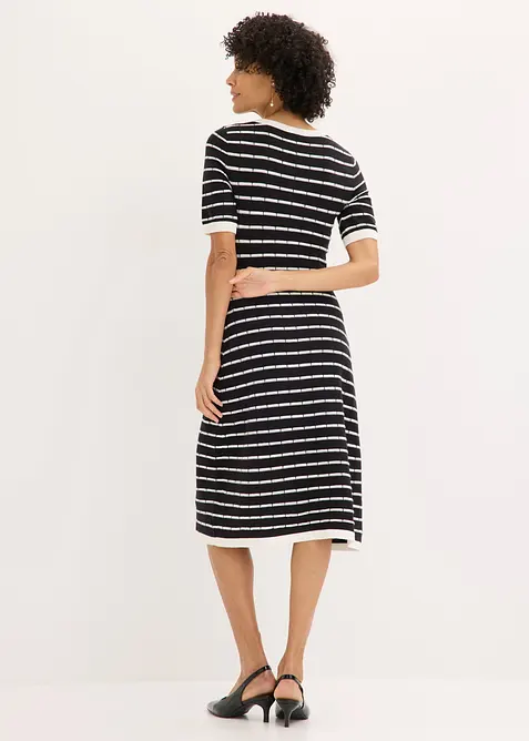 Robe en maille boutonn&eacute;e, bonprix