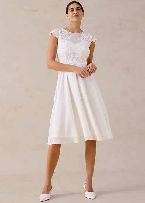 Robe de mari&eacute;e avec dentelle, bonprix