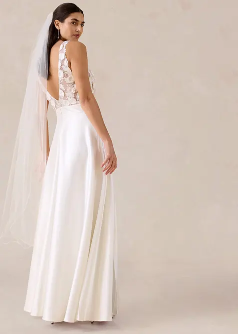 Robe de mari&eacute;e en satin brillant avec application de fleurs, bonprix