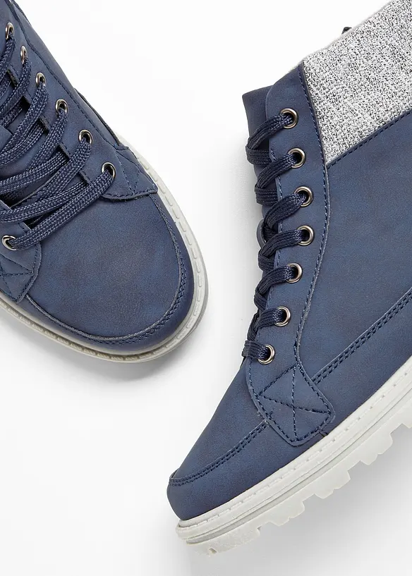 Boots lacées à semelle crantée, bonprix