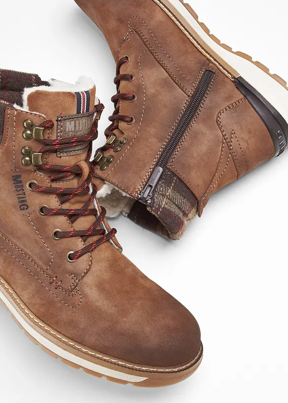 Bottines Mustang, Mustang