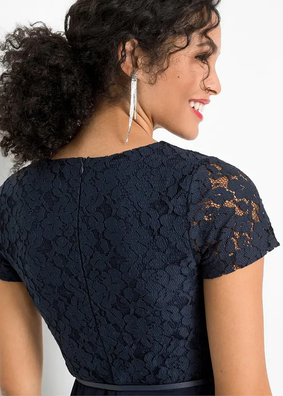 Robe courte avec ceinture et dentelle, bonprix