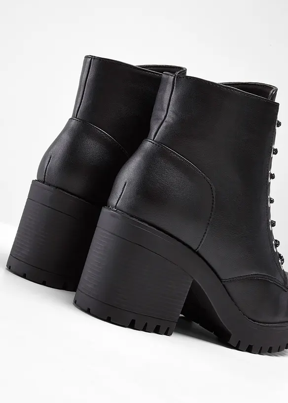 Boots lacées à talon carré, bonprix