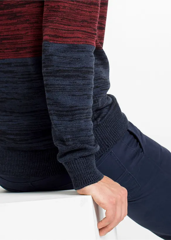 Pull doux en fine maille à capuche, bonprix