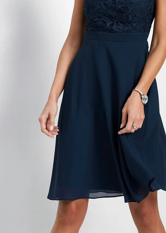 Robe courte à dentelle, bonprix