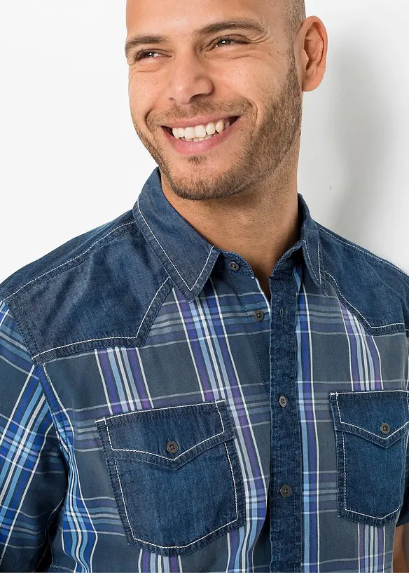 Chemise manches courtes avec empiècement en jean, bonprix