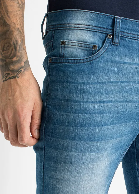 Bermuda en jean extensible avec entrejambe renforc&eacute;, Regular, bonprix