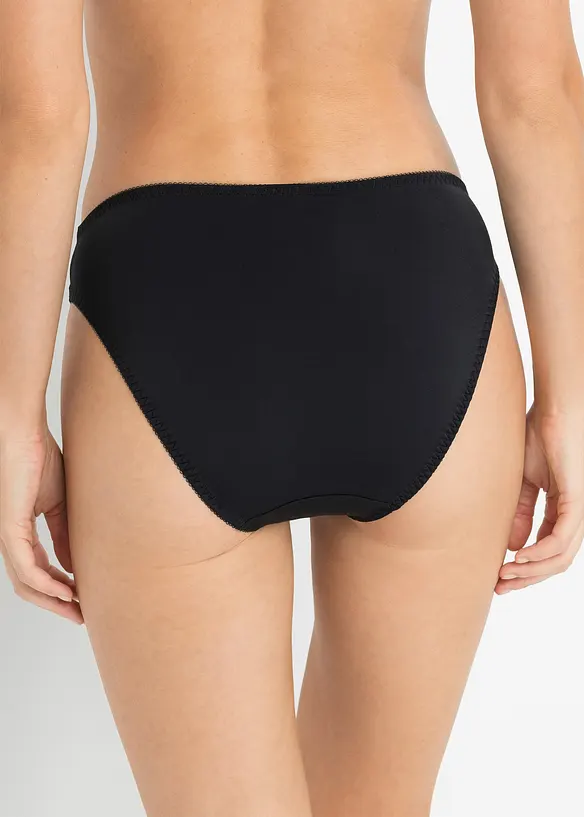 Slip orn&eacute; de dentelle, bonprix