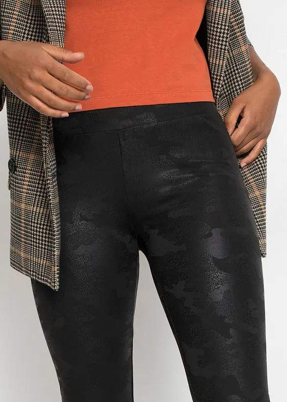 Legging brillant avec imprim&eacute; camouflage, bonprix