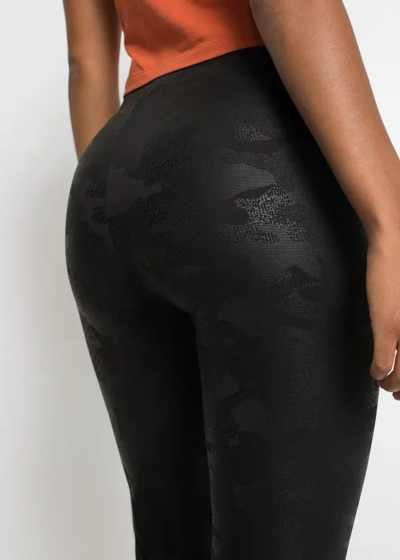 Legging brillant avec imprim&eacute; camouflage, bonprix