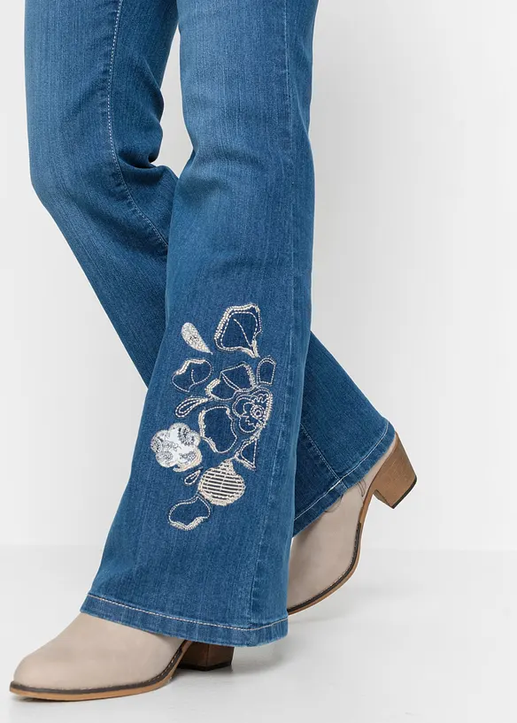 Jean Flare avec broderies florales, bonprix