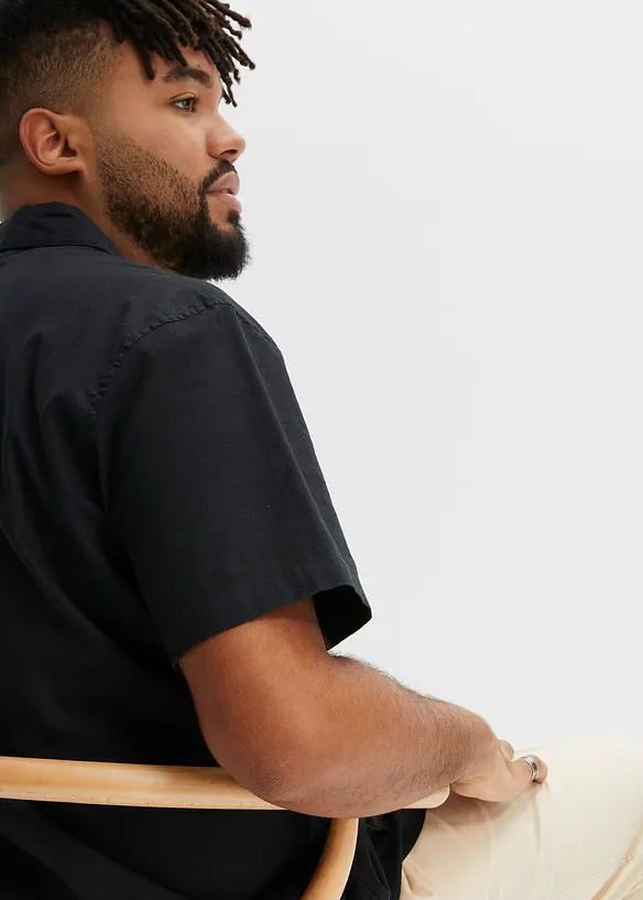 Chemise manches courtes en lin majoritaire, ample, bonprix