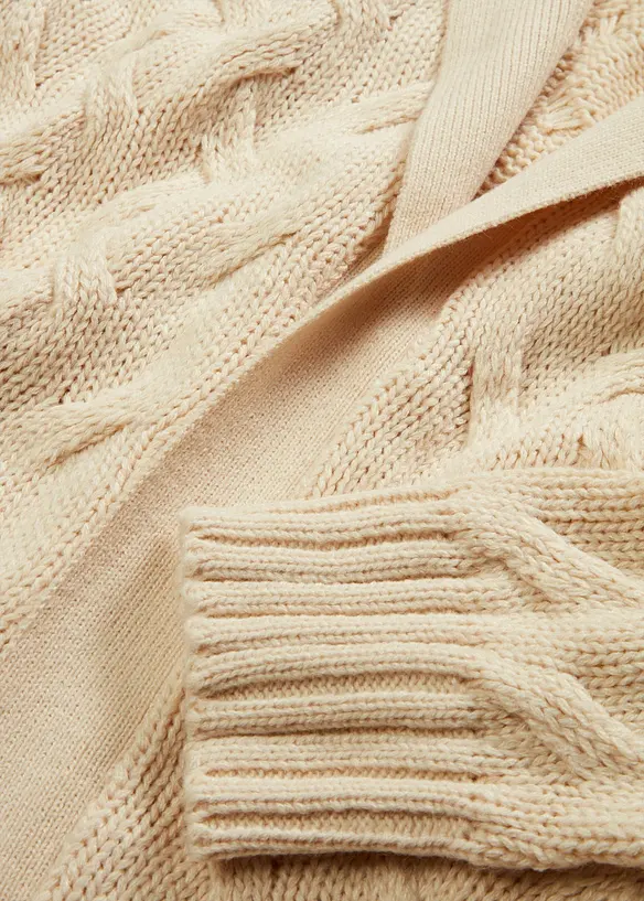 Gilet long en maille torsad&eacute;e, bonprix