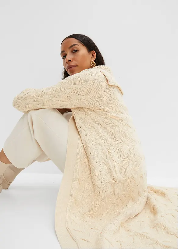 Gilet long en maille torsad&eacute;e, bonprix