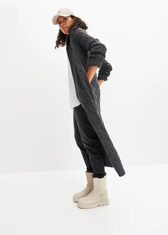 Gilet long en maille torsadée, bonprix