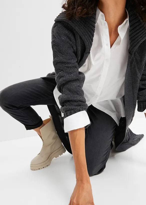 Gilet long en maille torsadée, bonprix