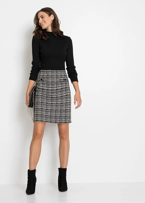 Robe courte et fluide en viscose mélangée, bonprix