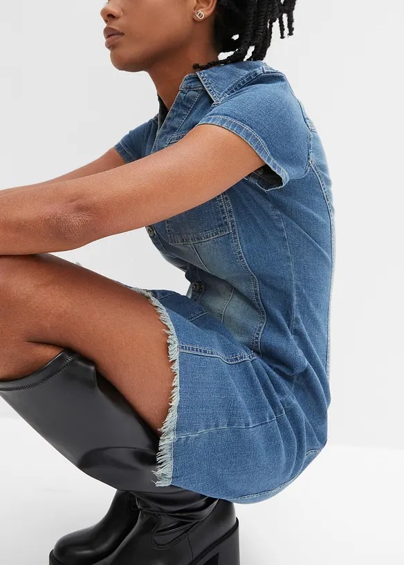 Robe en jean boutonnée avec ourlet à cru, bonprix