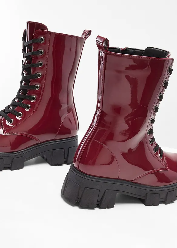 Boots à lacets vernies, bonprix