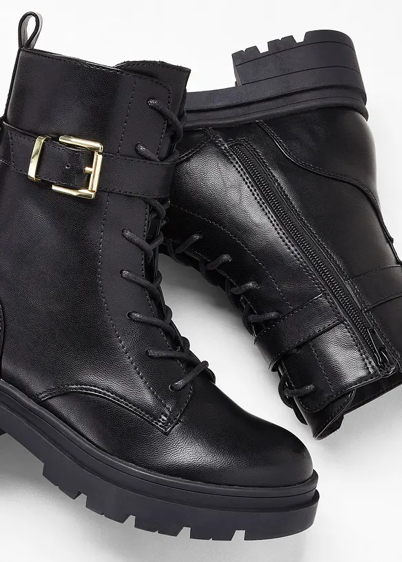 Boots lacées avec boucle, bonprix