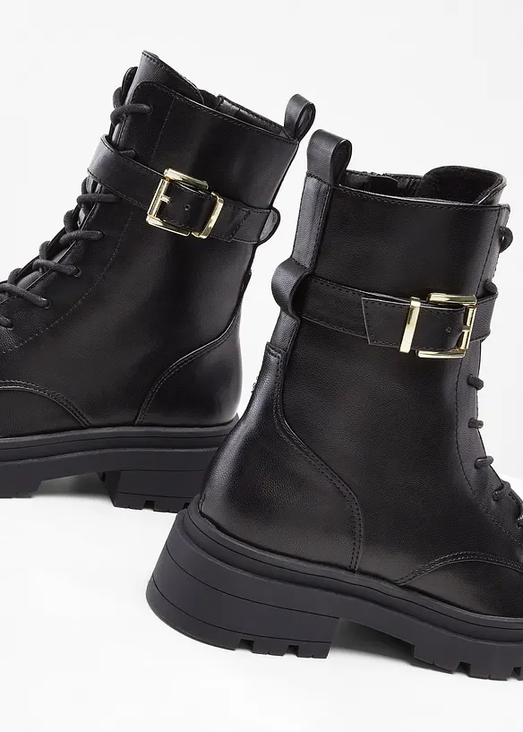 Boots lacées avec boucle, bonprix