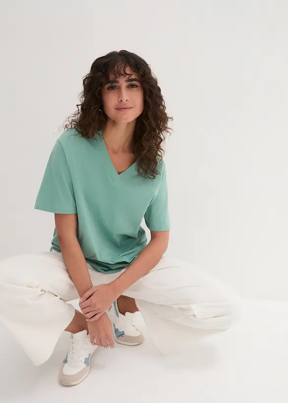 Lot de 5 T-shirts longs et amples &agrave; col V, bonprix