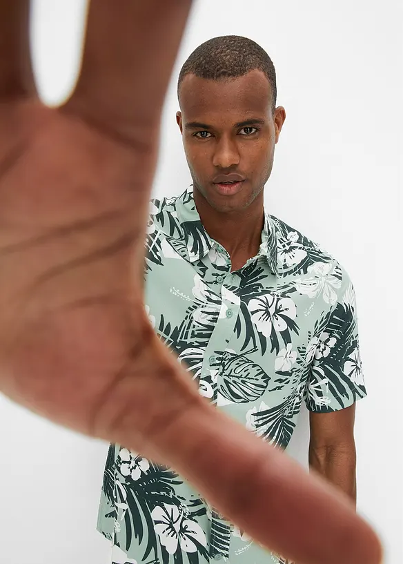 Chemise manches courtes en viscose, bonprix