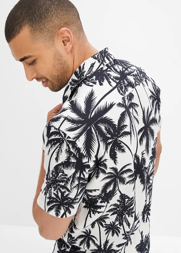 Chemise manches courtes Slim en viscose, bonprix